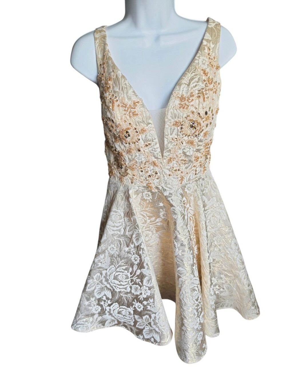 Jolene Collection Metallic Floral Jacquard Homecoming Cocktail Dress - Size 8